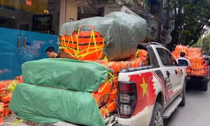 Cảm động những tấm lòng ‘tương thân, tương ái’ với người dân vùng ngập do mưa bão 