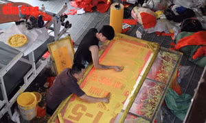 Làng cờ Từ Vân, nơi sắc đỏ ‘không bao giờ tắt’