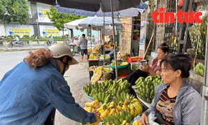 Giá rau xanh, hoa quả tại các chợ Hà Nội tăng nhẹ dịp rằm tháng Bảy 