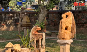 Ngựa gỗ 'kể chuyện' đại ngàn