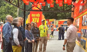 Triển lãm ‘Đảng Cộng sản Việt Nam - rực rỡ trang sử vàng’: Lan tỏa tinh thần Đại hội XIV