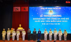  Tuyên dương 10 gương mặt trẻ Công an Thủ đô xuất sắc tiêu biểu năm 2023