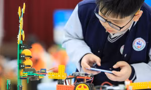 Thông điệp từ bức ảnh đoạt giải Nhất cuộc thi ‘Công nghệ từ trái tim’: Tương lai, thế hệ trẻ làm chủ khoa học công nghệ 