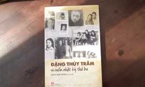 Viết tiếp thanh xuân về bác sĩ Đặng Thuỳ Trâm trong những trang nhật ký 'dở dang'