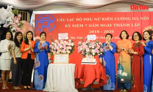Câu lạc bộ Phụ nữ Kiên cường Hà Nội: Điểm tựa yêu thương của những ‘chiến binh ung thư’