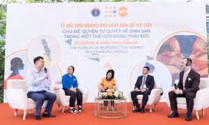 Thích ứng với già hóa dân số: Thanh niên ‘tính kỹ’ chuyện sinh con, nuôi con