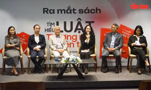 Ra mắt cuốn sách chuyên sâu đầu tiên về Luật Thương mại điện tử 