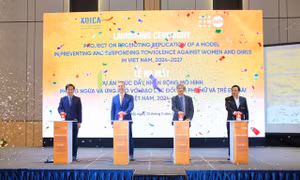 Nhân rộng mô hình một cửa hỗ trợ phụ nữ và trẻ em gái bị bạo lực