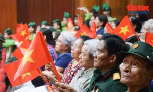 ‘Những ngày phim tài liệu’: Tri ân những người có công với cách mạng
