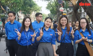 Lực lượng tình nguyện sát cánh cùng sĩ tử vượt ‘vũ môn’
