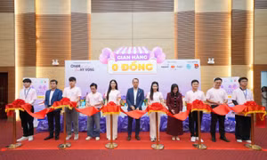 Tổ chức ‘Gian hàng 0 đồng’, trao tặng 2010 suất tầm soát ung thư cho phụ nữ yếu thế