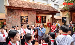 Triển lãm ‘Sắc son’ đánh thức không gian văn hóa đình Hà Vĩ 