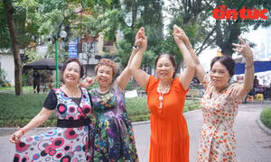 Nhịp sống 'trẻ' của người cao tuổi