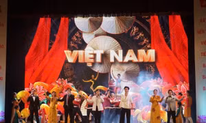 Bồi đắp sức mạnh con người Việt Nam từ văn hóa cơ sở, gia đình và tri thức số