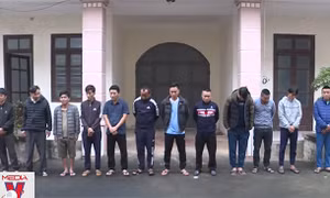 Đột kích, bắt quả tang 12 đối tượng đánh bạc bằng hình thức xóc đĩa