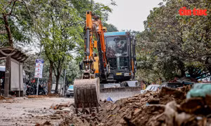 Dỡ hàng rào tạo lối đi mở cho Công viên Tuổi trẻ Thủ đô
