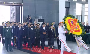 Đoàn lãnh đạo các nước xúc động tiễn biệt Tổng Bí thư Nguyễn Phú Trọng