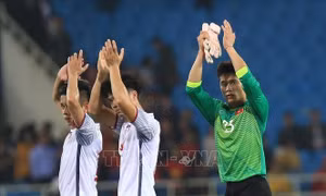 Tuyển Việt Nam lại rơi chiến thắng vì bóng 'chết'