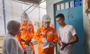 Thành phố Hồ Chí Minh: Nhiều kênh liên hệ để được cấp điện nhà trọ đúng giá