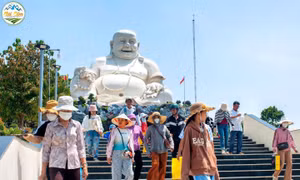 Lâm Viên núi Cấm tham gia 'đường đua chữa lành'