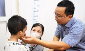 Quảng Trị khám và phẫu thuật miễn phí cho hơn 100 trẻ em khuyết tật