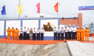 EVNSPC gắn biển hai công trình chào mừng Đại hội đại biểu Đảng bộ EVN