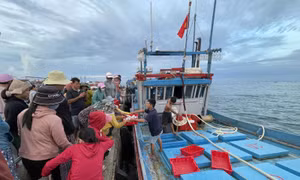Trao 'cần câu' giúp người dân cải thiện đời sống, vươn lên thoát nghèo
