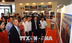 Triển lãm ảnh kỷ niệm 10 năm Thủ đô mở rộng địa giới hành chính