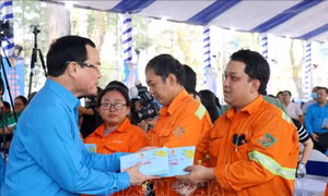 Trên 30.000 công nhân tham gia 'Tết sum vầy' và 'Chợ Tết Công đoàn'