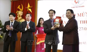  Phó Chủ tịch Quốc hội Tòng Thị Phóng thăm, chúc mừng tập thể BV Tim Hà Nội