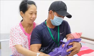 Cứu sống sản phụ bị vỡ tử cung, thai nhi chui vào ổ bụng