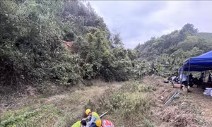 Vụ rơi máy bay ở Trung Quốc: Không tìm thấy người sống sót