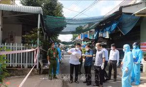 Dồn lực kiểm soát ổ dịch mới tại huyện Phú Tân, An Giang 