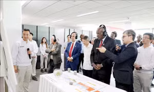 Chủ tịch Quốc hội Cuba thăm, làm việc tại Khu công nghiệp Thăng Long II, tỉnh Hưng Yên