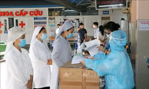 Nét đẹp 'đạo-đời' chung tay chống dịch tại thành phố mang tên Bác