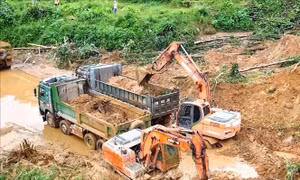 Hà Giang: Khắc phục sạt lở đất nghiêm trọng trên tuyến Quốc lộ 2 