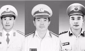Truy tặng Huân chương Bảo vệ Tổ quốc cho 3 cảnh sát giao thông hy sinh ở đèo Bảo Lộc