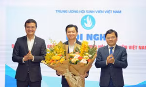 Đồng chí Nguyễn Minh Triết giữ chức Chủ tịch Trung ương Hội Sinh viên Việt Nam