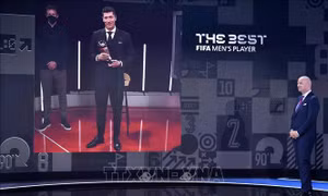 Lewandowski đạt danh hiệu 'Cầu thủ xuất sắc nhất năm' của FIFA