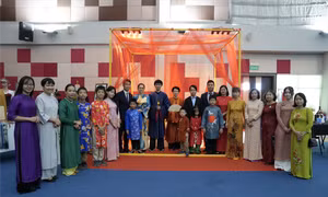Áo dài truyền thống Việt Nam gây ấn tượng tại Brunei