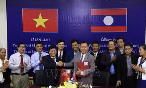 TTXVN bàn giao hệ thống trang thiết bị kỹ thuật cho Thông tấn xã KPL, Lào