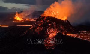 Núi lửa Sundhnuks ở Iceland phun trào