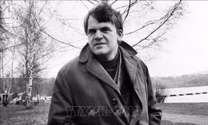 Quê hương Séc tiếc thương nhà văn Milan Kundera