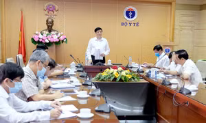 Các địa phương cần nâng mức độ cảnh giác cao nhất trong phòng chống COVID-19