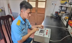 Sáng chế máy truyền thanh thông minh của người lính kỹ thuật