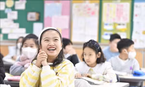 Hàn Quốc chính thức bãi bỏ quy định đeo khẩu trang trong không gian kín 