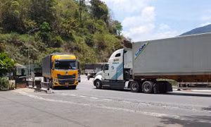 Tăng cường duy tu, bảo dưỡng các tuyến giao thông trước mùa mưa bão