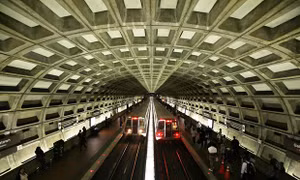 Hơn 60% số tàu điện ở Washington tạm dừng hoạt động để kiểm tra an toàn