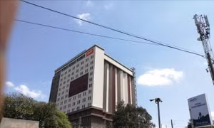 Sập cần cẩu làm 8 người thiệt mạng tại Kenya