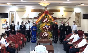 Trưởng ban Dân vận Trung ương chúc mừng Giáng sinh tại Tòa Giám mục Giáo phận Xuân Lộc 